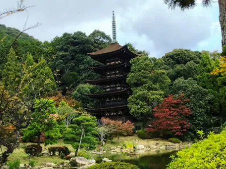 瑠璃光寺 五重塔